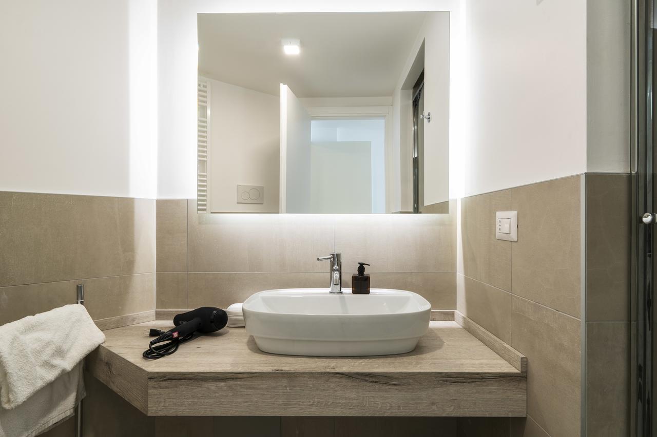 Residenza Cornaggia Apartment Милано Екстериор снимка