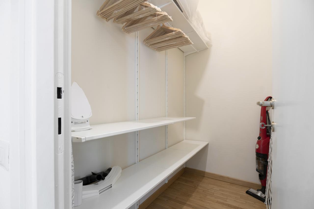 Residenza Cornaggia Apartment Милано Екстериор снимка